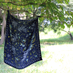 シルクスカーフ【ミモザの星降る夜に】ネイビーsilkscarf 3枚目の画像