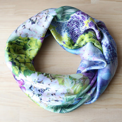 シルクスカーフ【水の器-紫陽花浮かべて】ブルーsilkscarf 3枚目の画像
