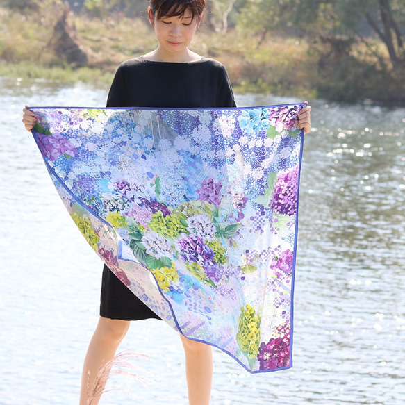シルクスカーフ【水の器-紫陽花浮かべて】ブルーsilkscarf 6枚目の画像