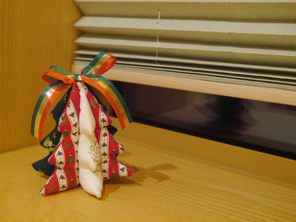 クリスマス布ツリー☆玄関、ニッチ、オーナメント飾りに☆ 1枚目の画像