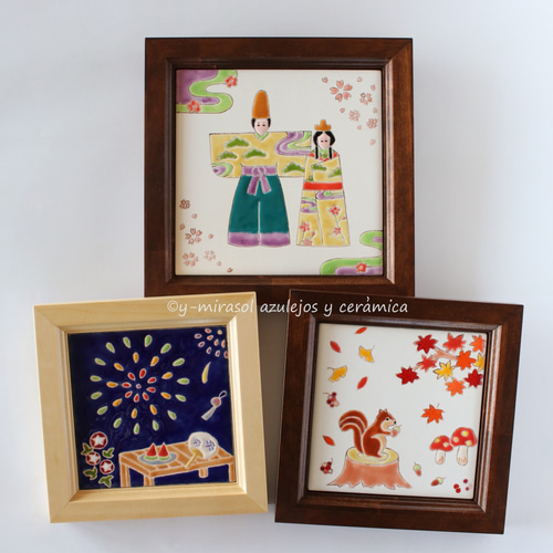 紅葉とリスの絵タイル（木製額入り） 立体・オブジェ y-mirasol