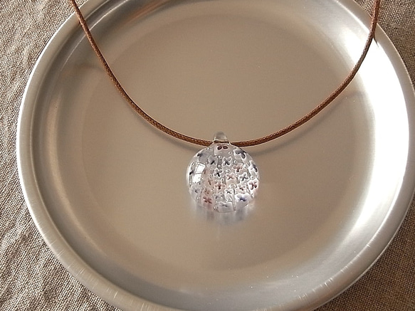 アジサイ・ガラス球ネックレス・ガラス製・綿紐 2枚目の画像