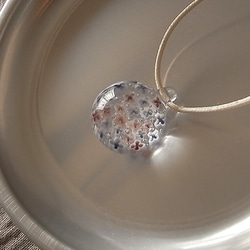 アジサイ・ガラス球ネックレス・ガラス製・綿紐 6枚目の画像