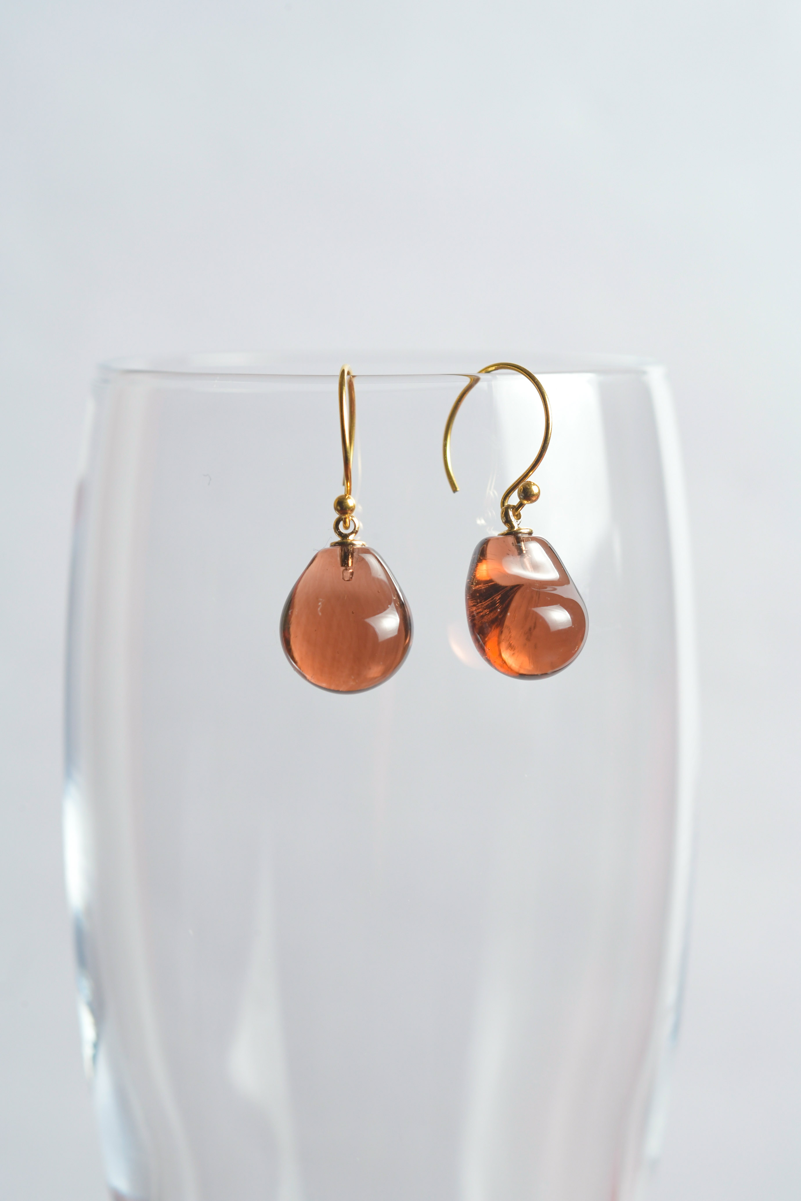 【送料無料】金属アレルギー対応サージカルステンレスピアスorイヤリング　“Seed”-Cinnamon シナモン-