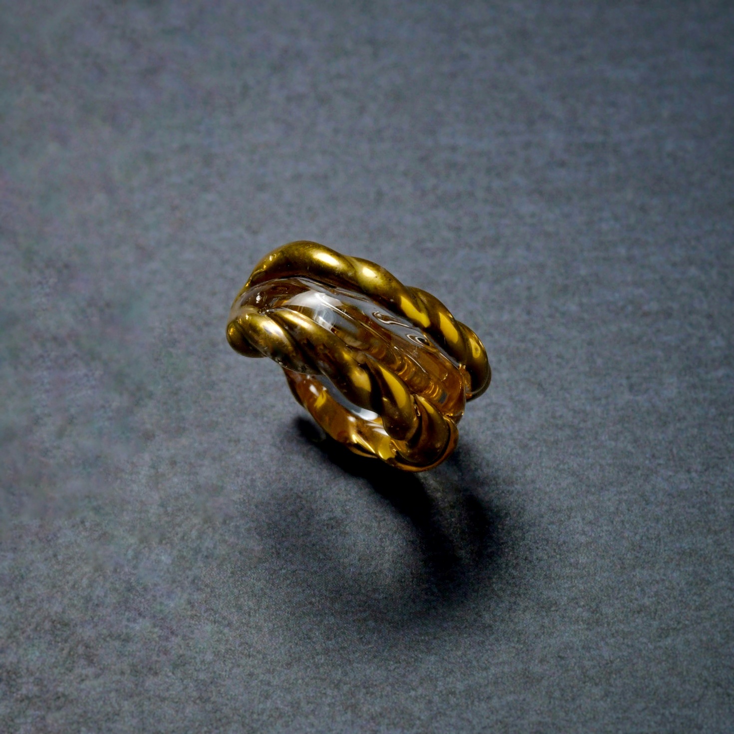 ガラスイヤーカフ "Twist Frame"  -Gold Edge-