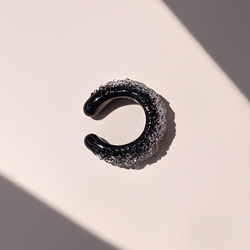 ガラスイヤーカフ "Sparkle"  -Black- 2枚目の画像