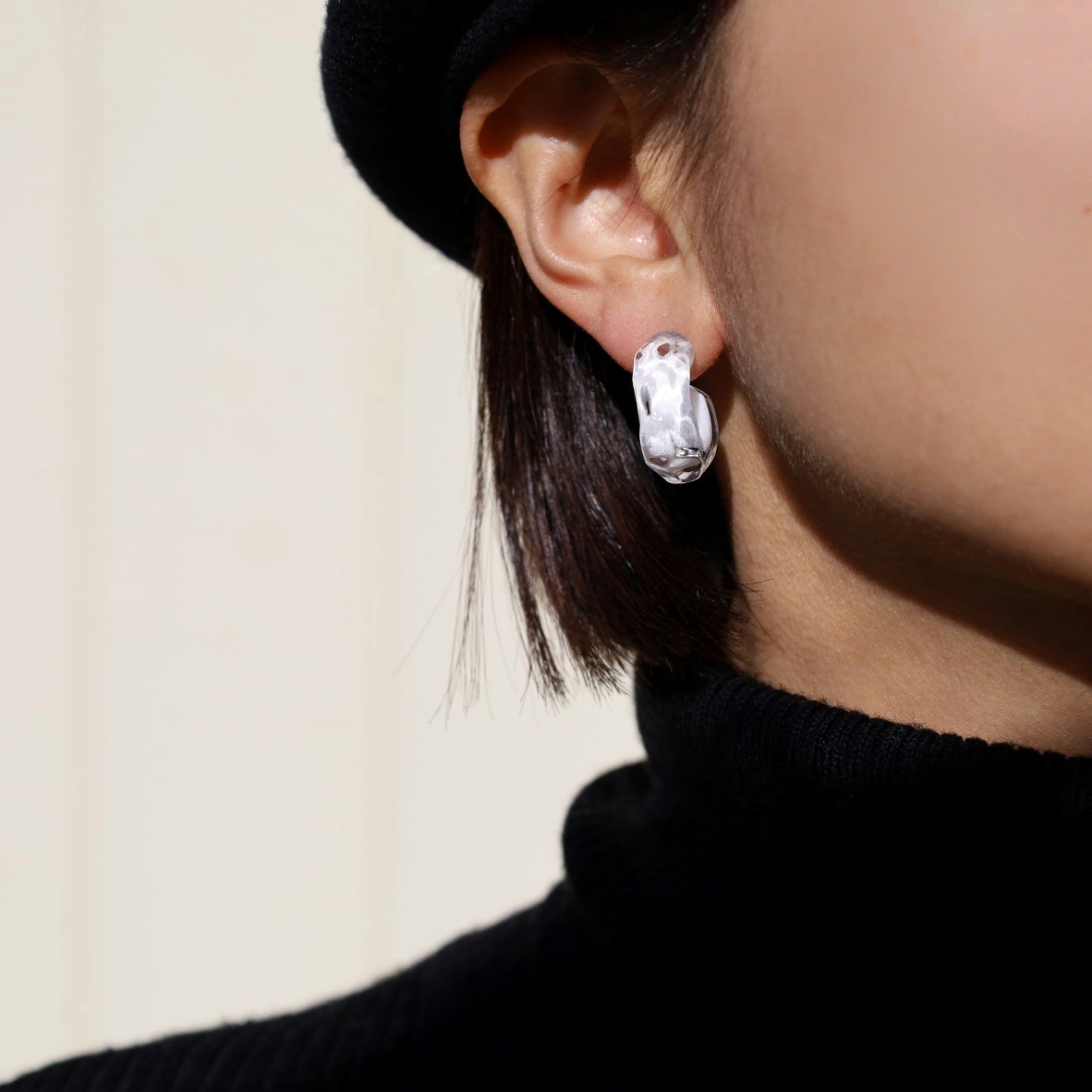 “ice :mini”-White- ピアス/イヤリング金属アレルギー対応