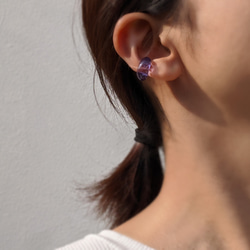 【送料無料】ガラスイヤーカフ “プレーン” -スミレ- 2枚目の画像