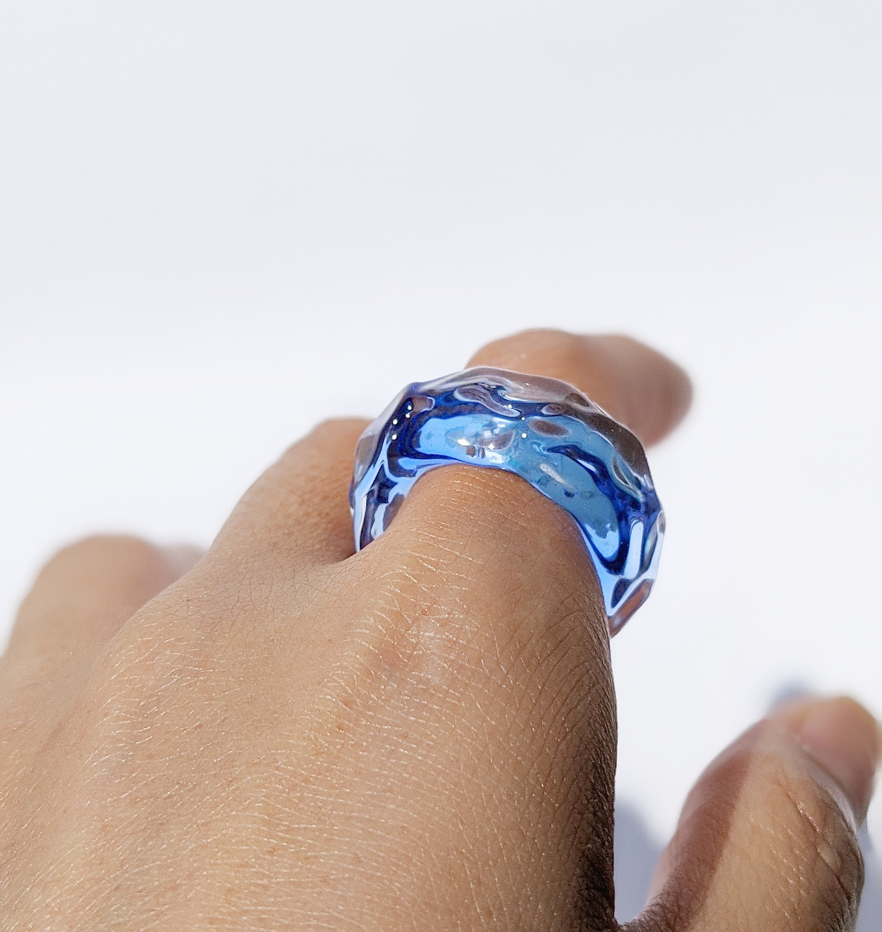 リングとイヤーカフの2wayで使えるガラスリングカフ“ice Aquarius”-blue- ～溶けない氷 シリーズ～ 7,200円