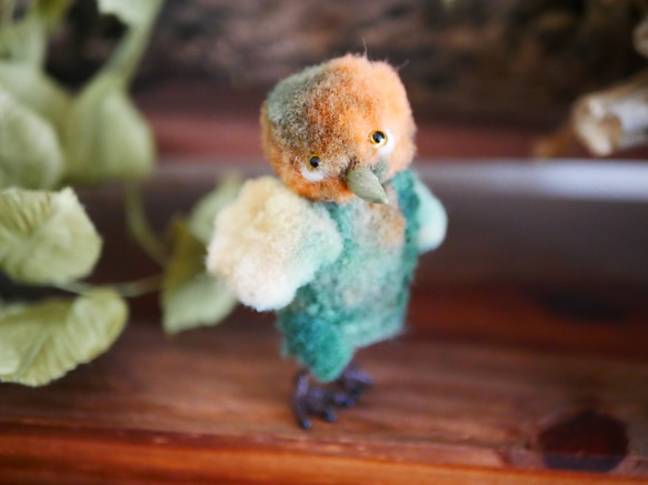 謎の鳥ちゃん 橙緑 小鳥のぬいぐるみ  テディベア 1枚目の画像