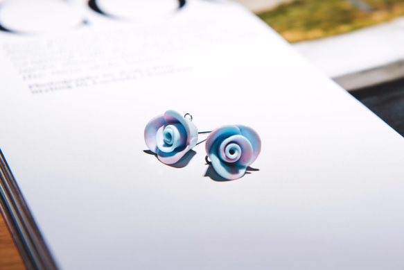 石英粉寧靜藍 玫瑰花渲染耳環 全手工耳環/耳夾 第1張的照片
