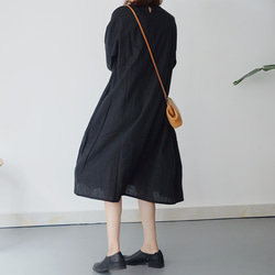 黑色V領亞麻洋裝|洋裝|日系|獨立品牌|Sora 第3張的照片