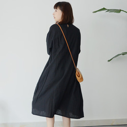 黑色V領亞麻洋裝|洋裝|日系|獨立品牌|Sora 第6張的照片
