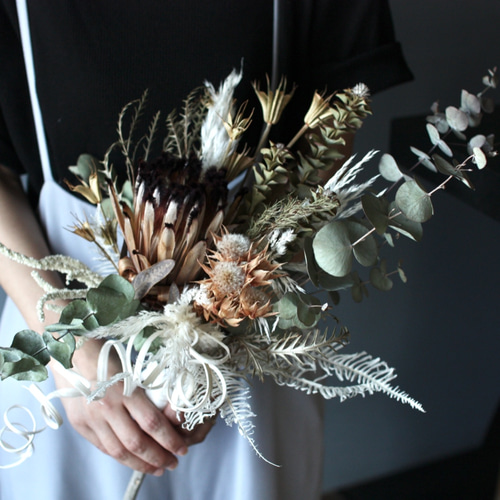 ドライフラワースワッグ】プロテアニオベの壁掛け、渋系、誕生日祝い  