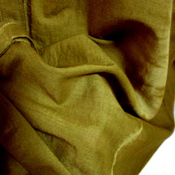綿ワンピース半袖ミモレ丈（金茶色斜め絞り染） 6枚目の画像