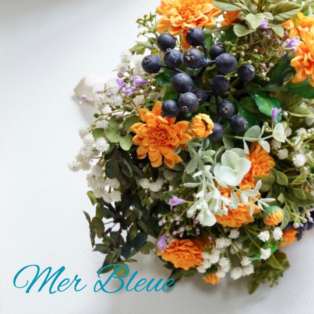 テーブルブーケ　マリーゴールド　ブルーベリー　小花　アーティフィシャルフラワー（高級造花）