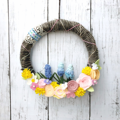 ムスカリの咲く春一番フェルトリース リース cyanariel 通販 5586788