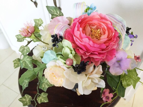 《オーダーメイド》アーティフィシャルフラワーのゴージャスアレンジ