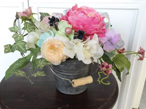 《オーダーメイド》アーティフィシャルフラワーのゴージャスアレンジ