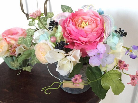 《オーダーメイド》アーティフィシャルフラワーのゴージャスアレンジ