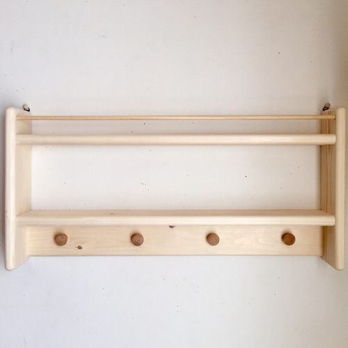 可愛いフック付 壁掛け木製飾棚 《 北欧雑貨 》 本棚・絵本棚