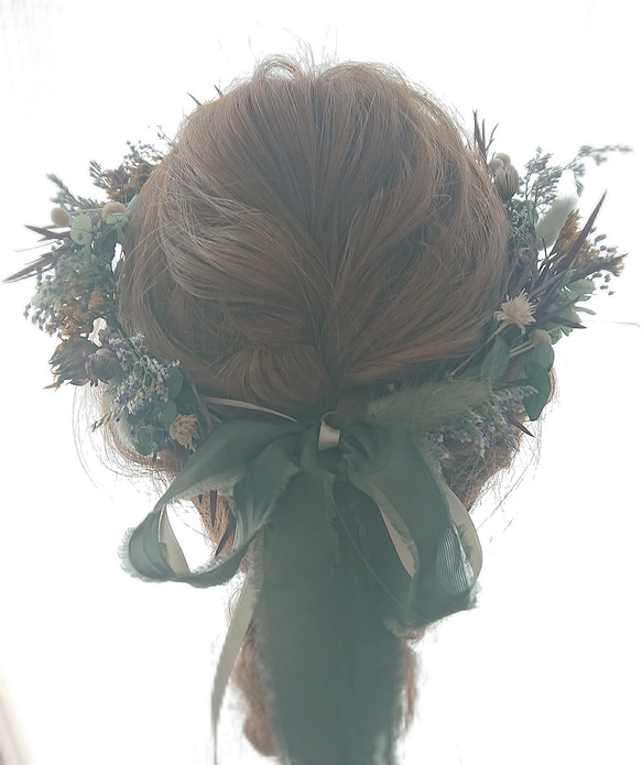 花かんむり < botanical green > 花嫁ヘッドパーツ・冠・ヘアアクセ 2枚目の画像