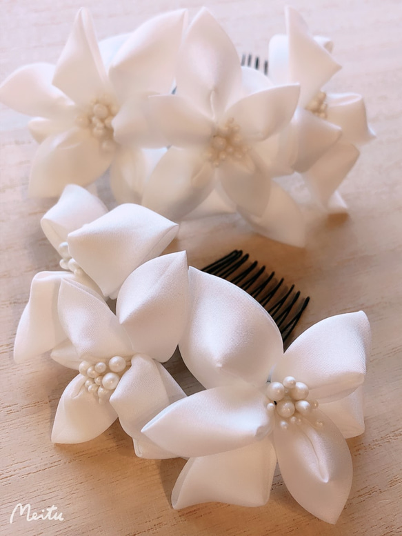 白いシルクの花髪飾り2点セット・結婚式・成人式・白無垢・ウエディングドレス 3枚目の画像