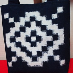 古布手織りの絣トートバック・鯉 2枚目の画像