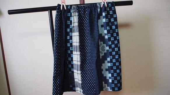 ◆古布藍染木綿絣色々な絣の組み合わせ・巻きスカート長さ63ｃｍ ② 5枚目の画像