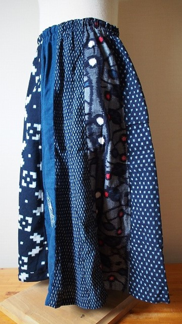 ◆古布・手織り藍染絣・12枚ハギ・二本ゴム・ロングスカート◆ 3枚目の画像