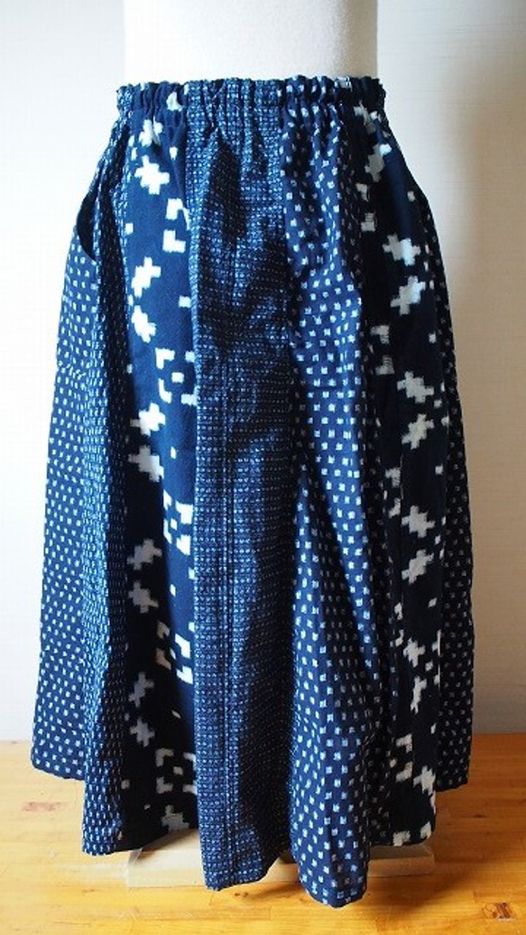 ◆古布・手織り藍染絣・12枚ハギ・二本ゴム・ロングスカート◆ 6枚目の画像