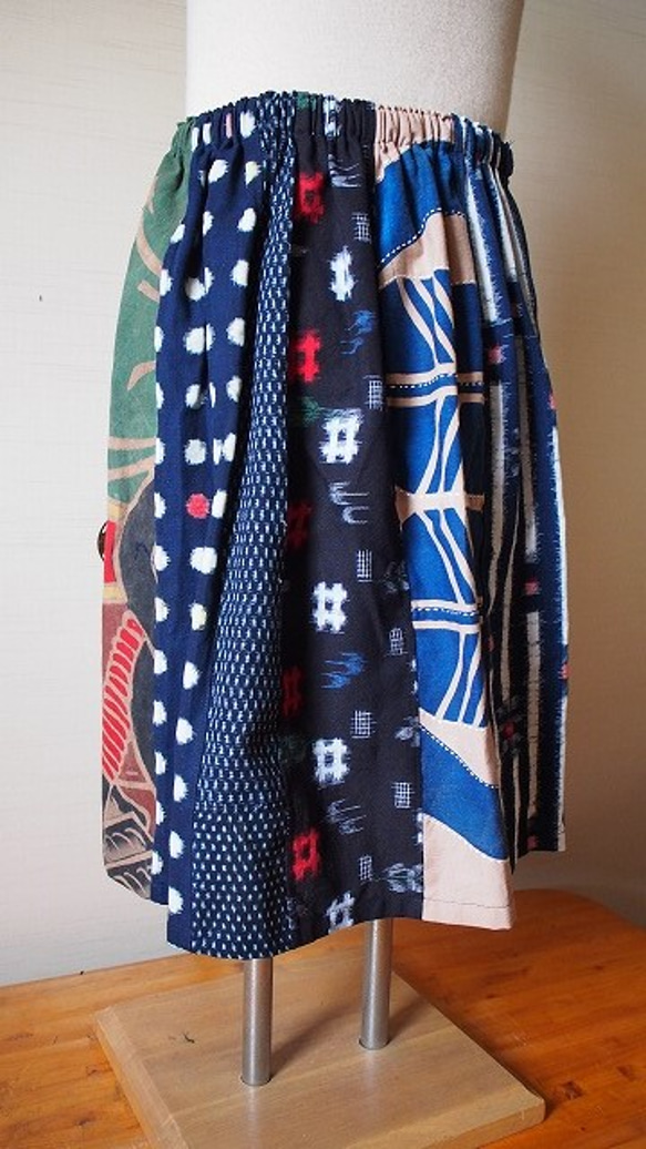 ◆古布藍染木綿絣色々な絣の組み合わせ・巻きスカート長さ58ｃｍ 7枚目の画像