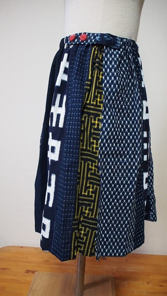 ◆古布藍染木綿絣色々な絣の組み合わせ・巻きスカート長さ50ｃｍ　① 4枚目の画像