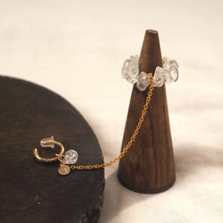 ｜２way｜天然石サザレクリスタルのツインイヤーカフ｜選べるイニシャル｜4月誕生石｜EC26-2 5枚目の画像