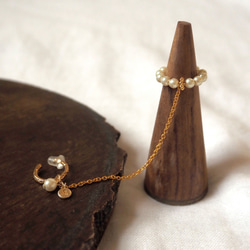 ｜２way｜パールのツインイヤーカフ｜選べるイニシャル｜EC27-2 6枚目の画像