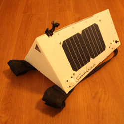 ソーラーパワーバックパック『三角柱』 リュックサック 3枚目の画像
