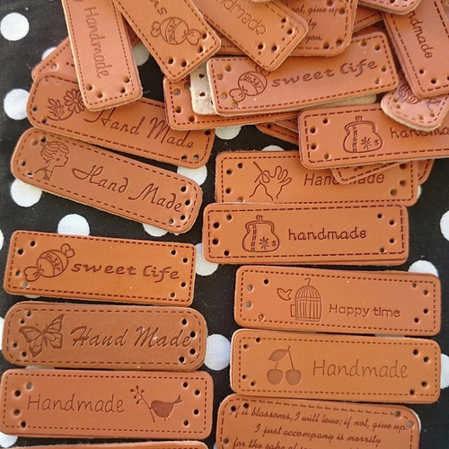 32×34 極上フェード 雰囲気抜群 一点物 ペンキ クラッシュ レザータグ 今だけ増量中》ハンドメイド資材* 革タグ＊合皮タグ＊12枚セット 大量