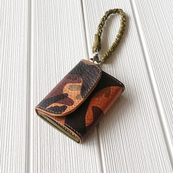 手縫いの革財布［イタリアンレザー エルヴァケーロ］迷彩柄 キャッシュ