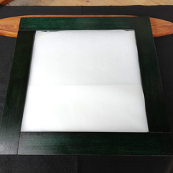 【ハンドメイド013】壁掛け鏡　高級材タモ材使用　拭きうるし仕上げ グリーン 2枚目の画像