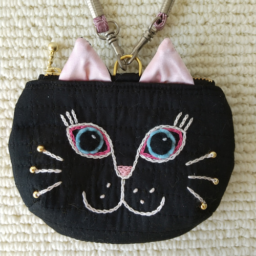 ☆フリー出品 キラキラ黒猫ちゃんボックスポーチ 両サイドDカン付き 受注制作】Dカン付き！お洒落猫ポーチbaby 黒猫 小銭入れ