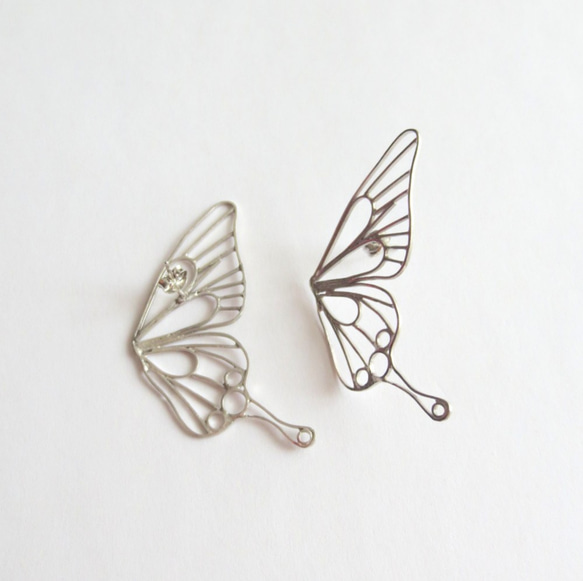 蝴蝶（L）/垂直耳環/銀色 第2張的照片