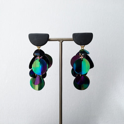ポリマークレイ × スパンコール costume jewelry ピアス -black-〈特集
