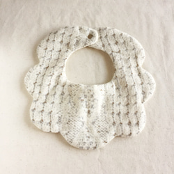 Scallop Bibs〔アラン模様オフホワイト〕 4枚目の画像