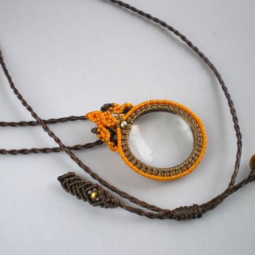 新作＞ひまわりのルーペペンダント（マクラメ編み） ネックレス