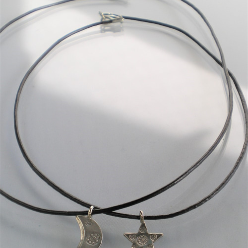 カレンシルバー、星と月のネックレス