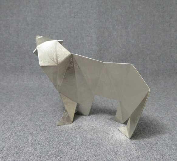 オリ・カザリ『クマ』銀色のクマ・洋銀製 4枚目の画像