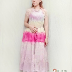 ♔蔻珞瑪♘  Ⓓⓔⓢⓘⓖⓝ - 渲染綁帶長洋裝-粉黃桃 第4張的照片