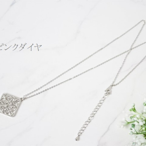 再販！【長さ変更可能】シンプル 素敵な透かし スクエア ペンダント