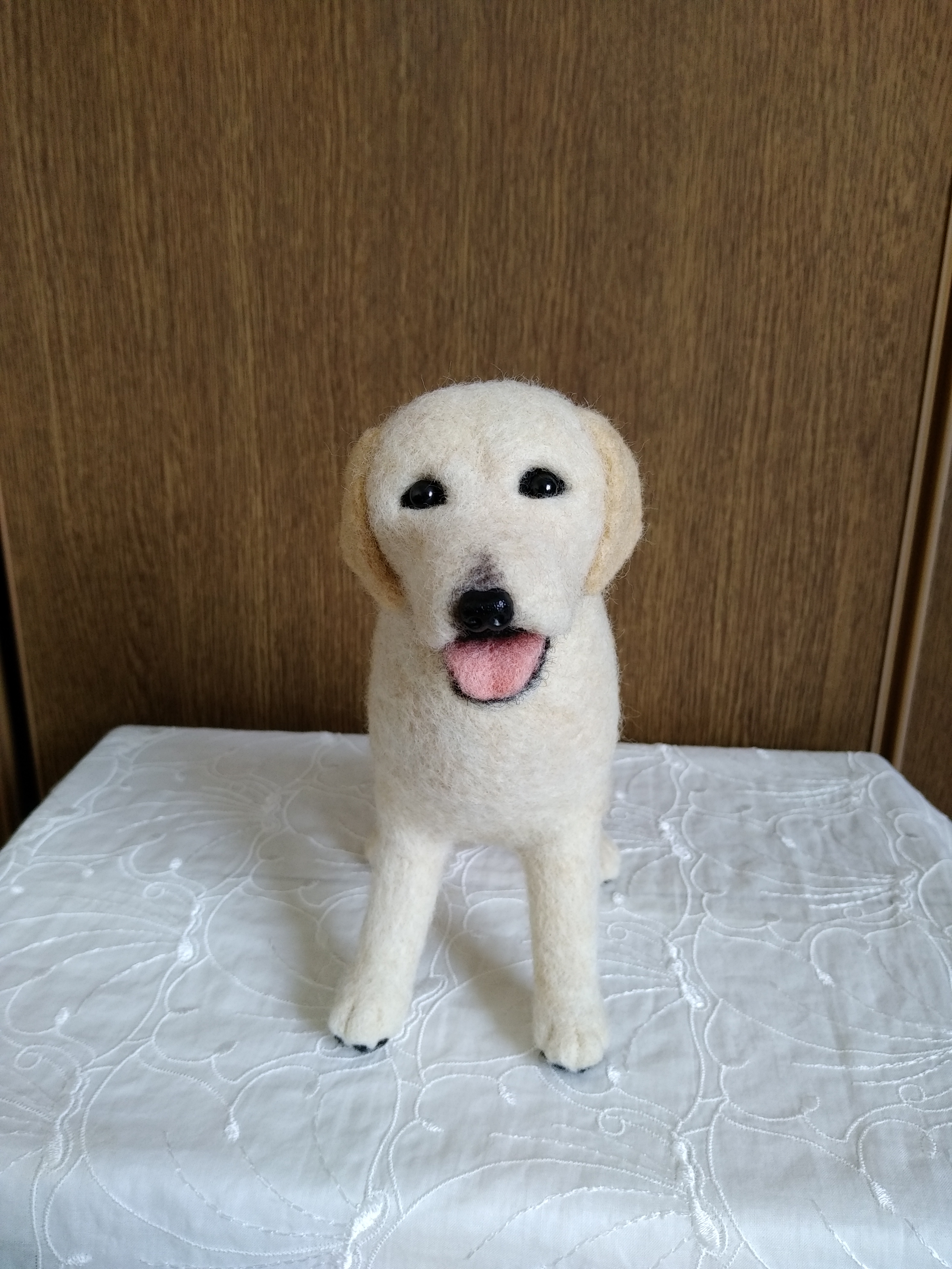 羊毛フェルト 犬 ラブラドールレトリバー イエローラブ 羊毛