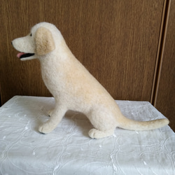 羊毛フェルト　犬　ラブラドールレトリバー　イエローラブ 5枚目の画像